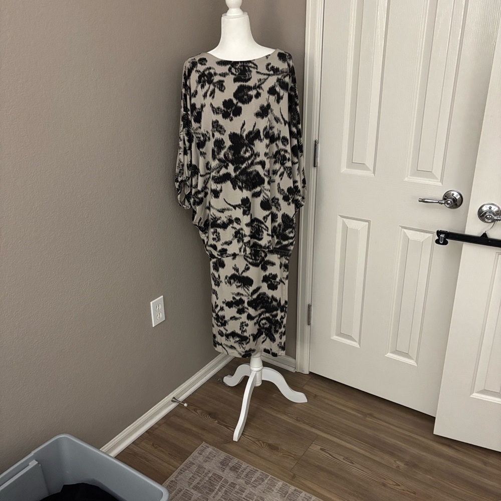 bryn Walker chic abstract Floral Pencil Skirt - Picture 3 of 3